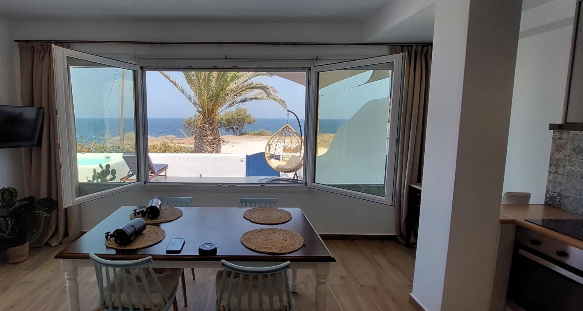 Peaceful Seafront Retreat In Santorini -Sonus Mare Beach Houses Vourvoúlos Eksteriør billede
