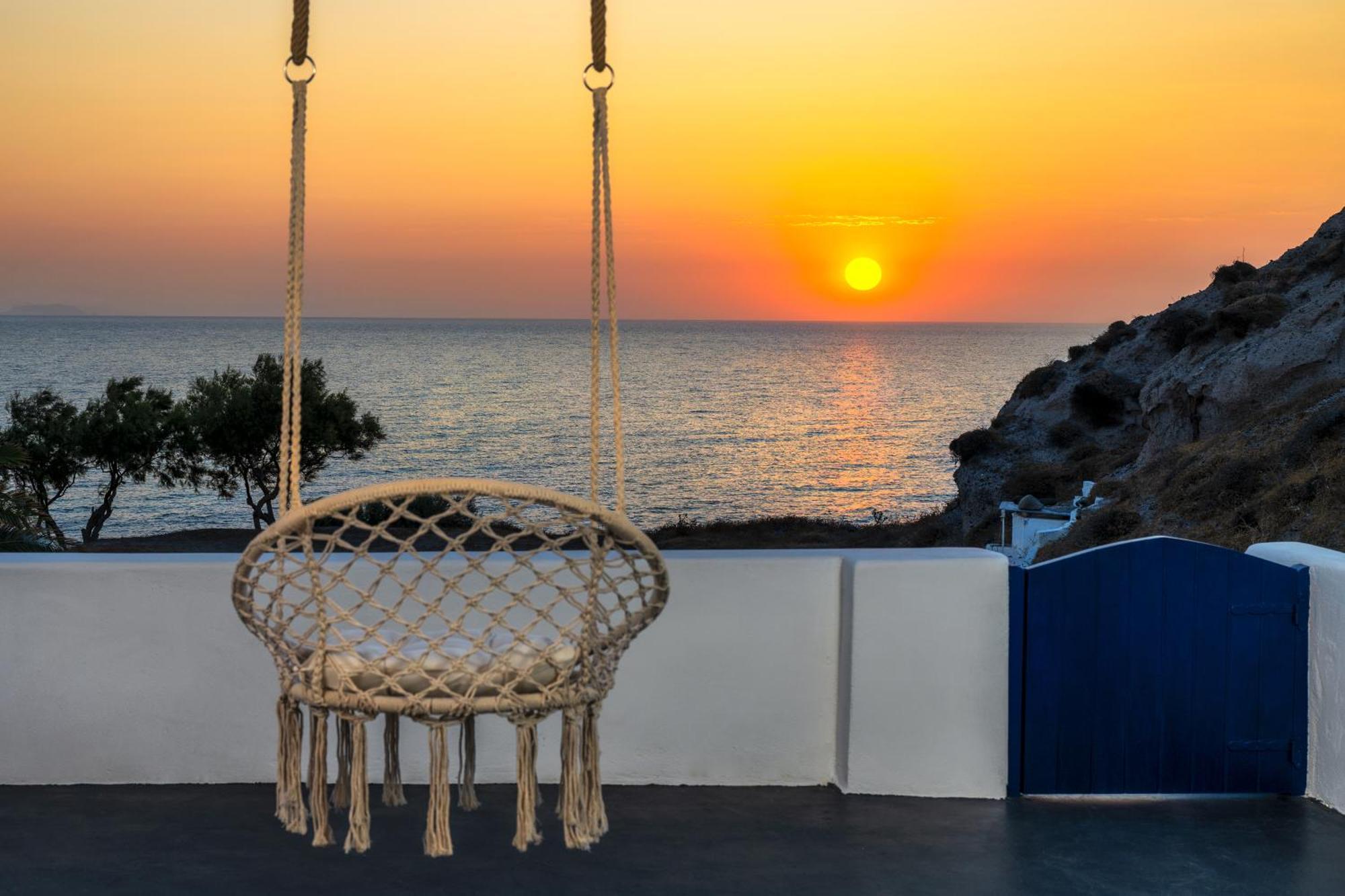 Peaceful Seafront Retreat In Santorini -Sonus Mare Beach Houses Vourvoúlos Eksteriør billede